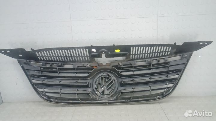 Решетка радиатора Volkswagen Tiguan