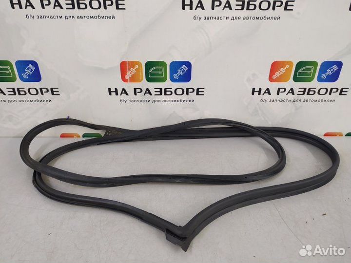 Уплотнительная резинка на дверь передняя правая