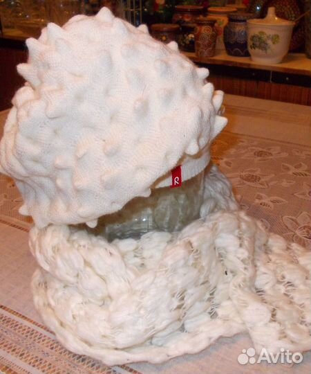 Шапка-берет с шарфом вязанные