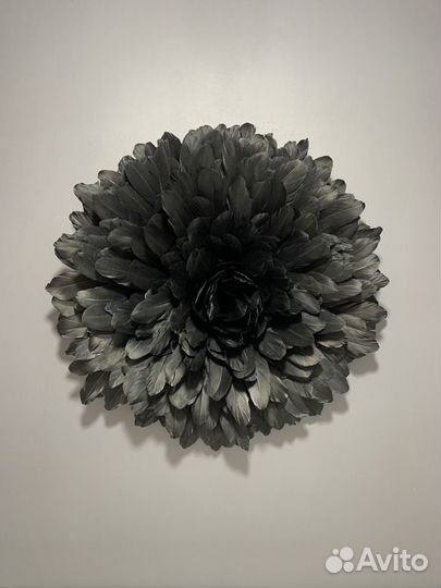 Камерунская шляпа декор из перьев