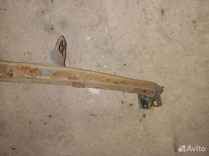 Усилитель переднего бампера Примера P11 (дорест)