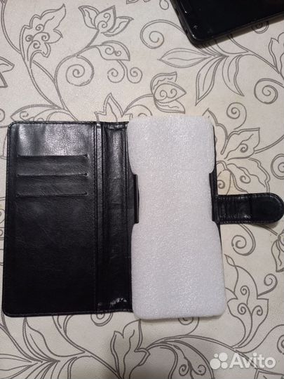 Универсальный чехол для смартфонов