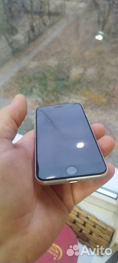 iPhone SE (2022), 64 ГБ