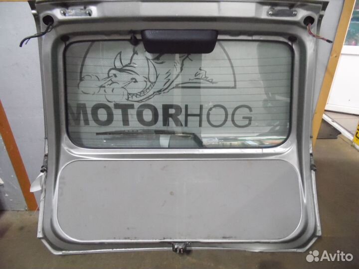 Крышка багажника с дефектом Ниссан Х Трейл Т30