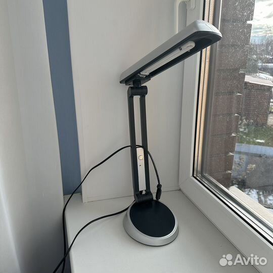 Лампа настольная