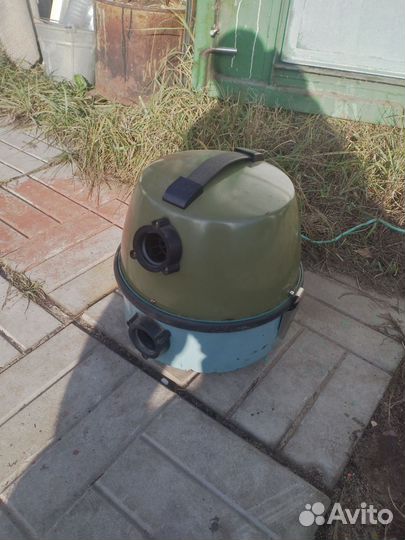 Пылесос ретро