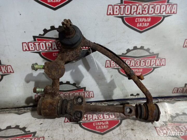 Рычаг верхний передний правый Toyota Hiace KZH116