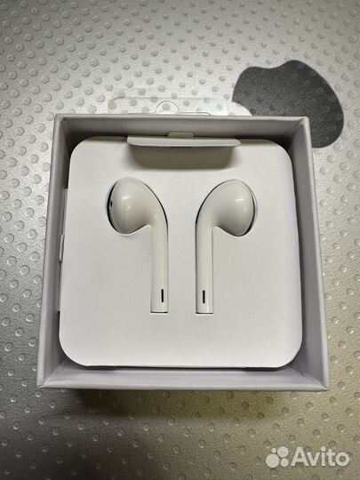 Продам EarPods Headphone Plug