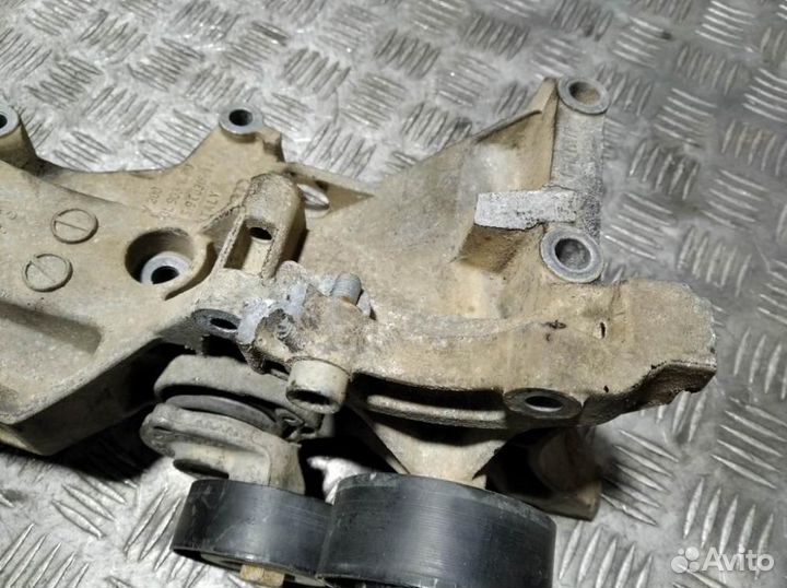 Кронштейн генератора Volkswagen Passat b6 b6
