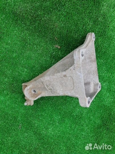 Крепление двигателя правое Bmw X5 E53 M54B30 2005