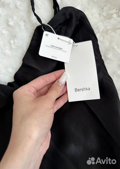 Новое чёрное вечернее платье миди Bershka