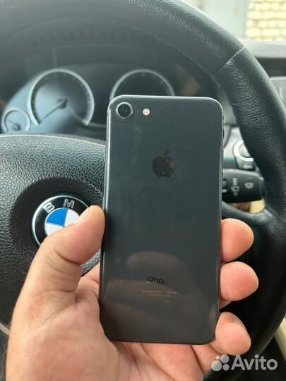 iPhone 8, 64 ГБ