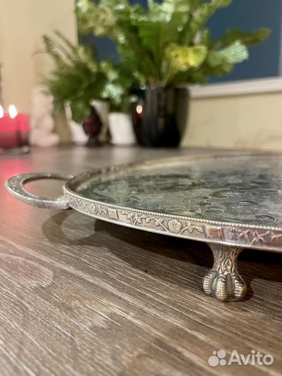 Поднос на ножках
