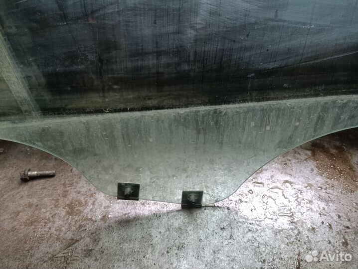 Заднее левое стекло LADA Largus