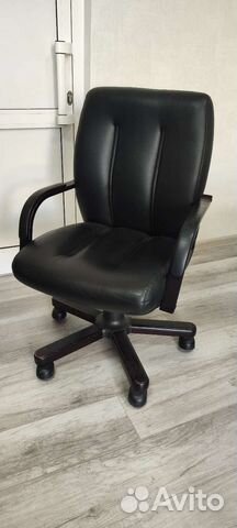 Кресло кожаное (офисное, компьютерное)