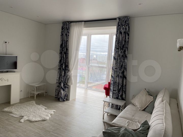 3-к. квартира, 90 м², 13/16 эт.