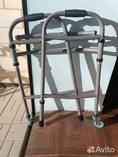 Ходунки для взрослых на колесах новые в коробке