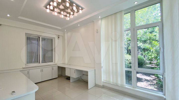 3-к. квартира, 88,5 м², 1/3 эт.