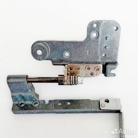 Петля левая Toshiba A300 A305, 6053B321301