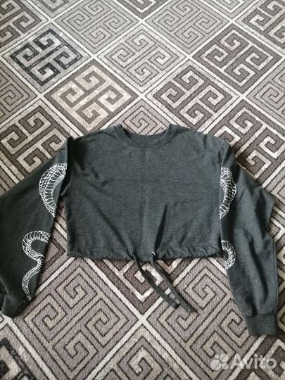 Укороченный свитшот