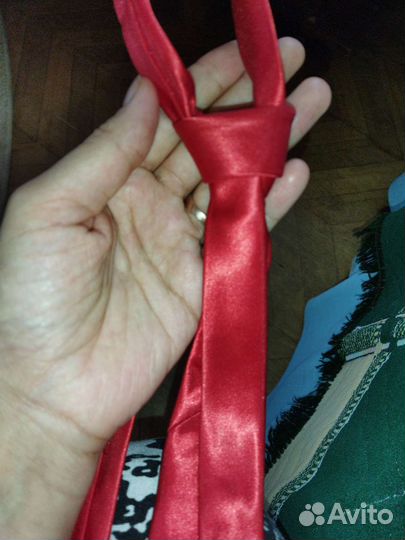 Галстук красный