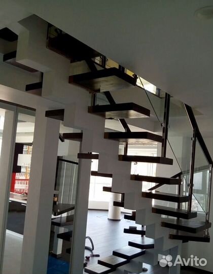 Каркас из метала Лестницы на Ломанном Косоуре в До