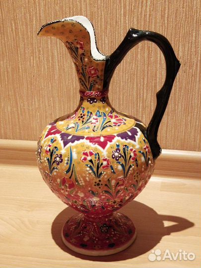 Кувшин ручной работы