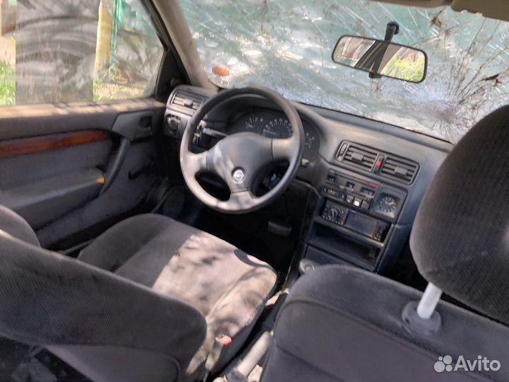 Opel Vectra 2.0 AT, 1990, битый, 250 000 км