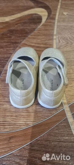 Туфли на девочку 24 размер