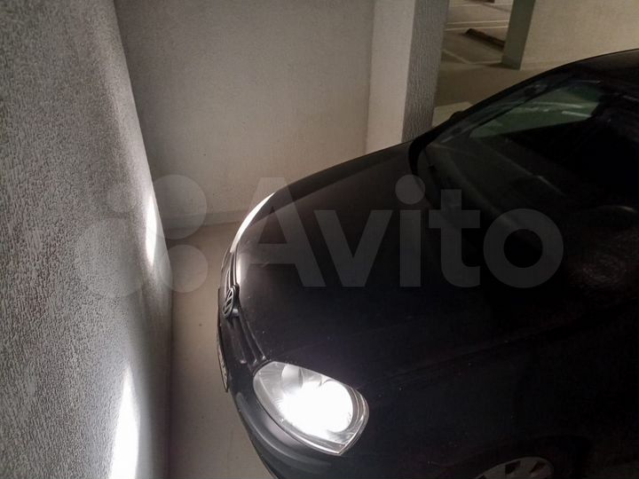 Машиноместо, > 30 м²