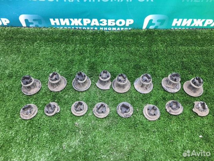 Клипса крепежная Toyota Camry 70 2017