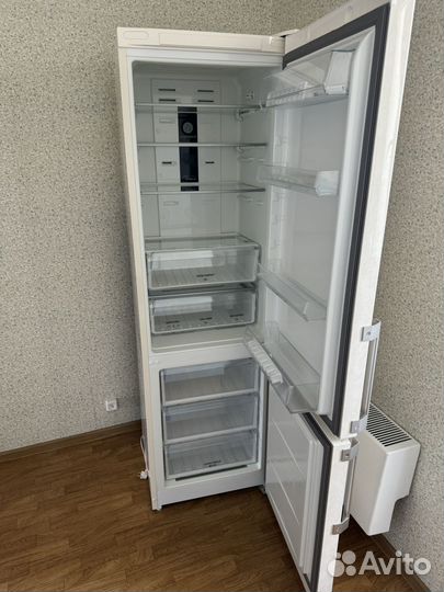 Холодильник hotpoint Ariston бу