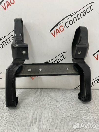 Кронштейн рулевой колонки Audi A5 2.0 cdnc 2011