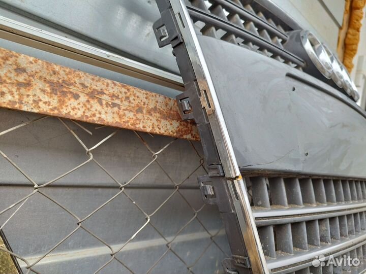 Решетка бампера audi оригинальная