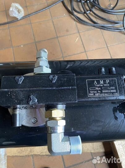 Распределитель масляный самосвальный