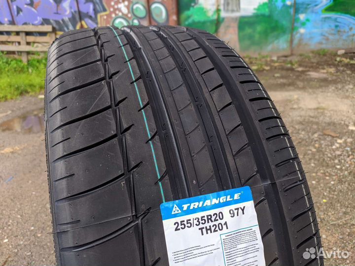 Triangle Sports TH201 255/35 R20 и 275/30 R20
