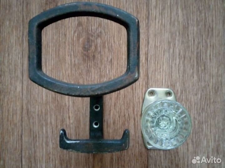 Ручка и вешалка