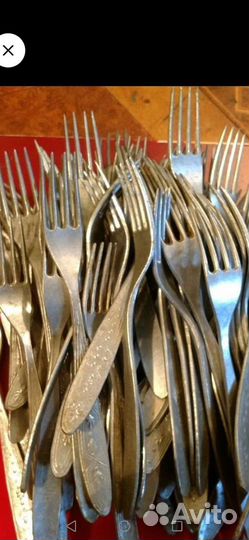 Чайник ставить на огонь