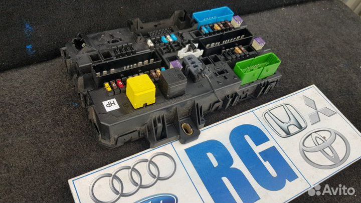 Блок предохранителей Opel Astra H GTC 2009