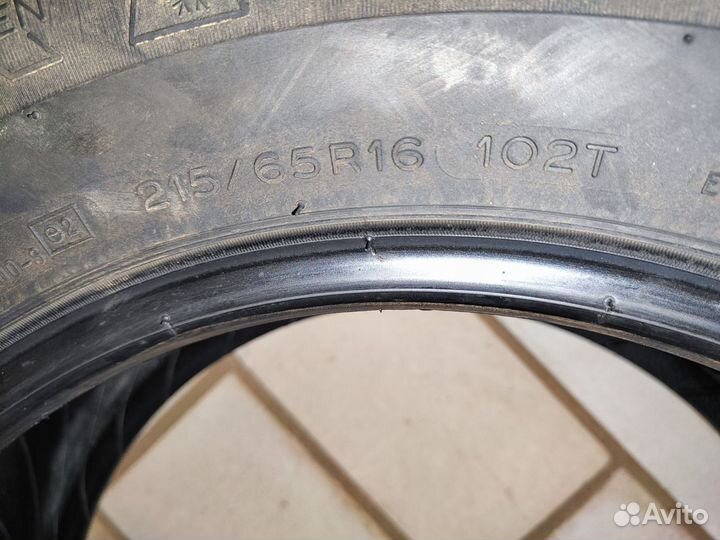 Michelin X-Ice North 2 215/65 R16