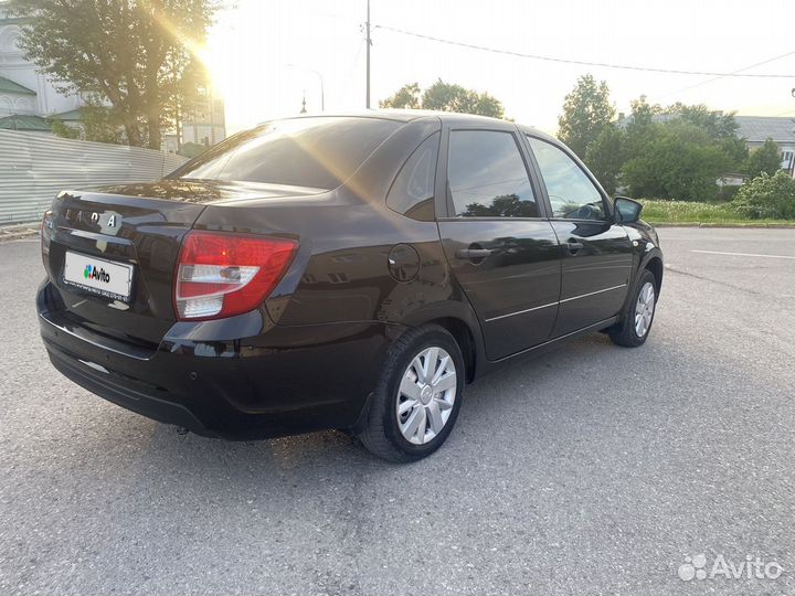 LADA Granta 1.6 МТ, 2019, 200 000 км