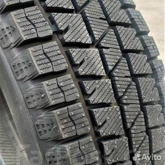 Sailun Ice Blazer Arctic SUV 235/55 R18 104H