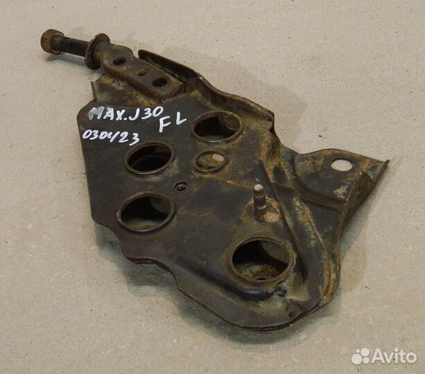 Рычаг передний левый поперечный Nissan Maxima J30