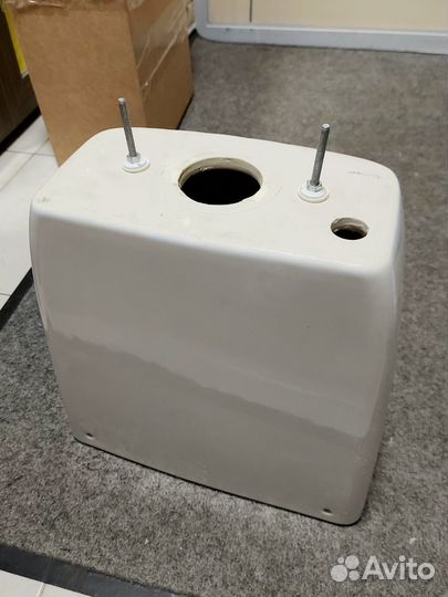 Бачок для унитаза б/у cersanit