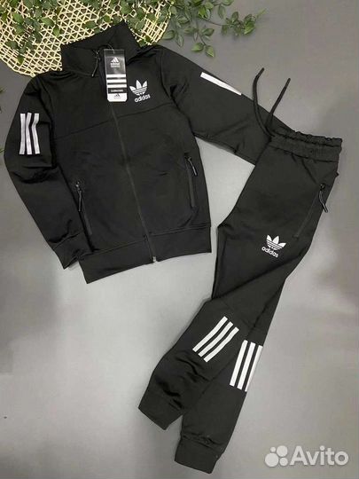 Спортивный костюм adidas новый