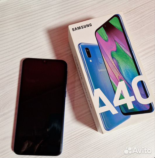 Samsung Galaxy A40, 4/64 ГБ