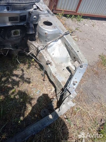 Передняя четверть левая, правая Hyundai elantra 3