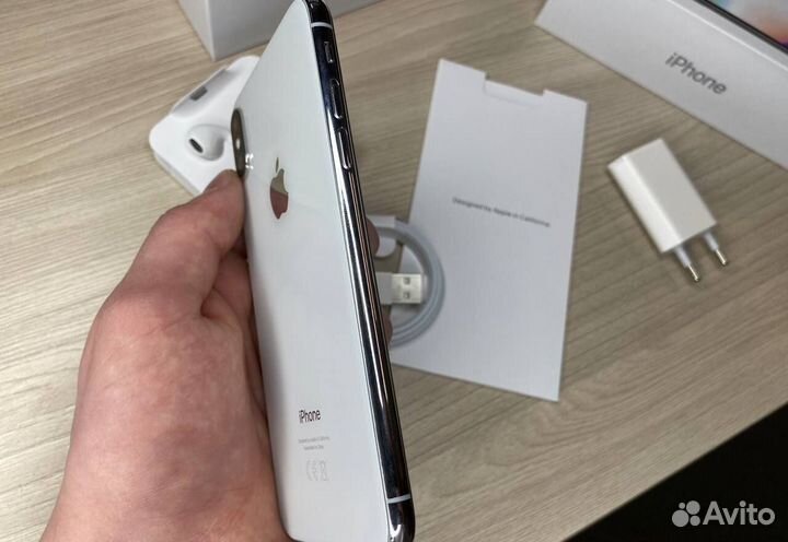 iPhone X, 64 ГБ