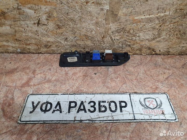 Блок управления стеклоподьемником передний левый 2