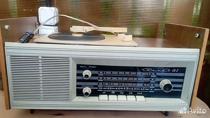 Радиола рекорд 68